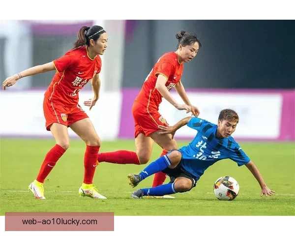 布隆德比女足与靴尔科治女足鏖战九十分钟互交白卷双方防守坚如磐石