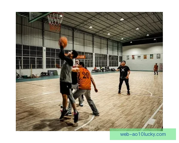 肯哈波拉主场战平苏哈尔 双方1-1握手言和 展现激烈对抗